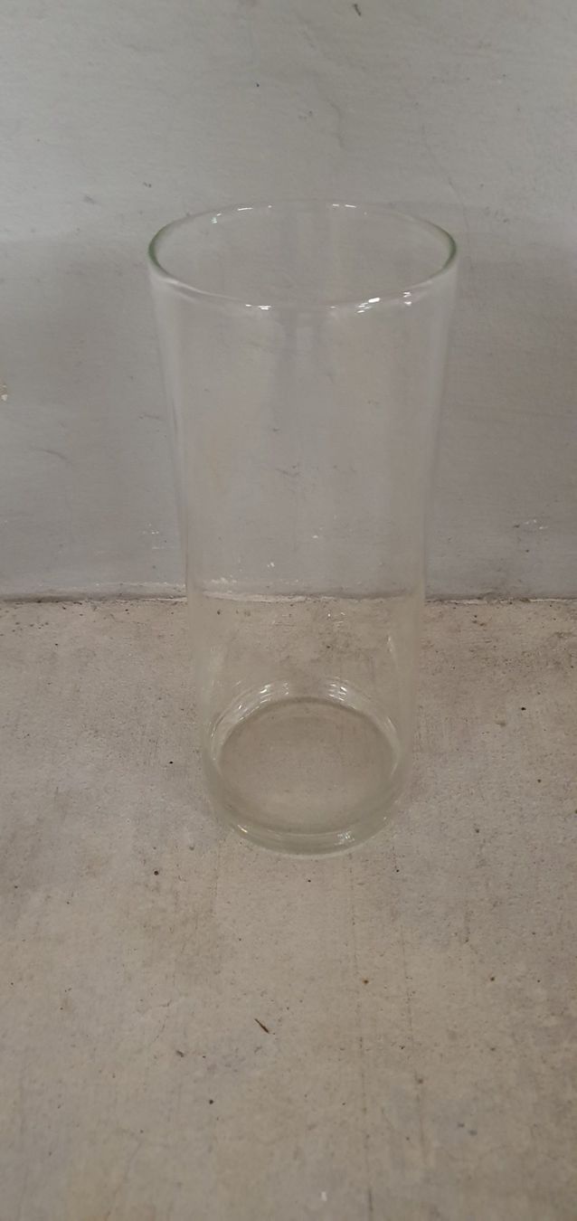 Gläser: Blumenvase aus Glas 30 cm Höhe – Gebraucht aus Zürich von Leica.C89