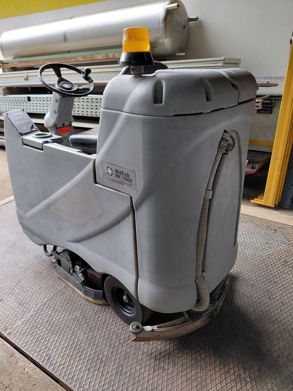 Nilfisk Tutte le macchine: Scheuermaschine Nilfisk BR700S, 36 Volt – Usato da Ulisbach venduto da MSH01 3