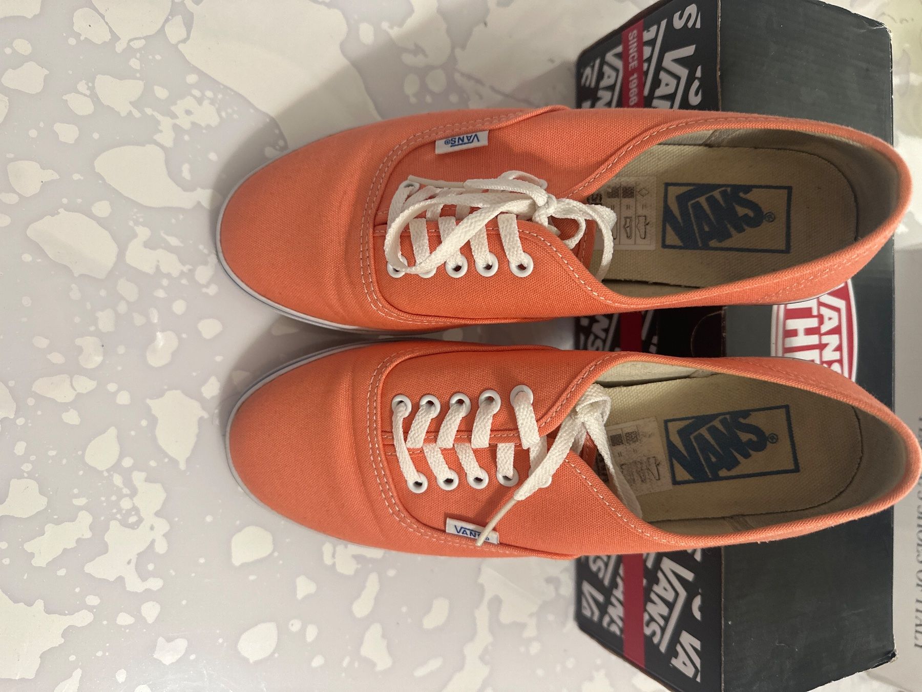 Vans Chaussures femmes: Vans Authentic orange corail – Baskets avec boîte – D'occasion à prilly par sbe_8ksk 1