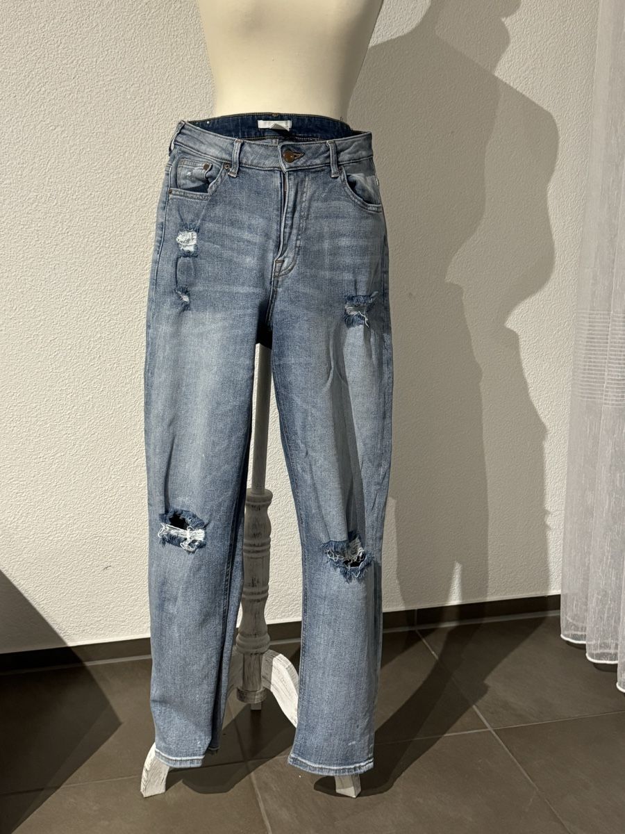 H&M Jeans: Destroyed Jeans Damen Gr. 38 / coole Waschung – Gebraucht aus Zug von azr_gst2