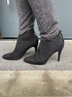 Schwarze Stiefeletten mit Absatz, Grösse 38 - Zara