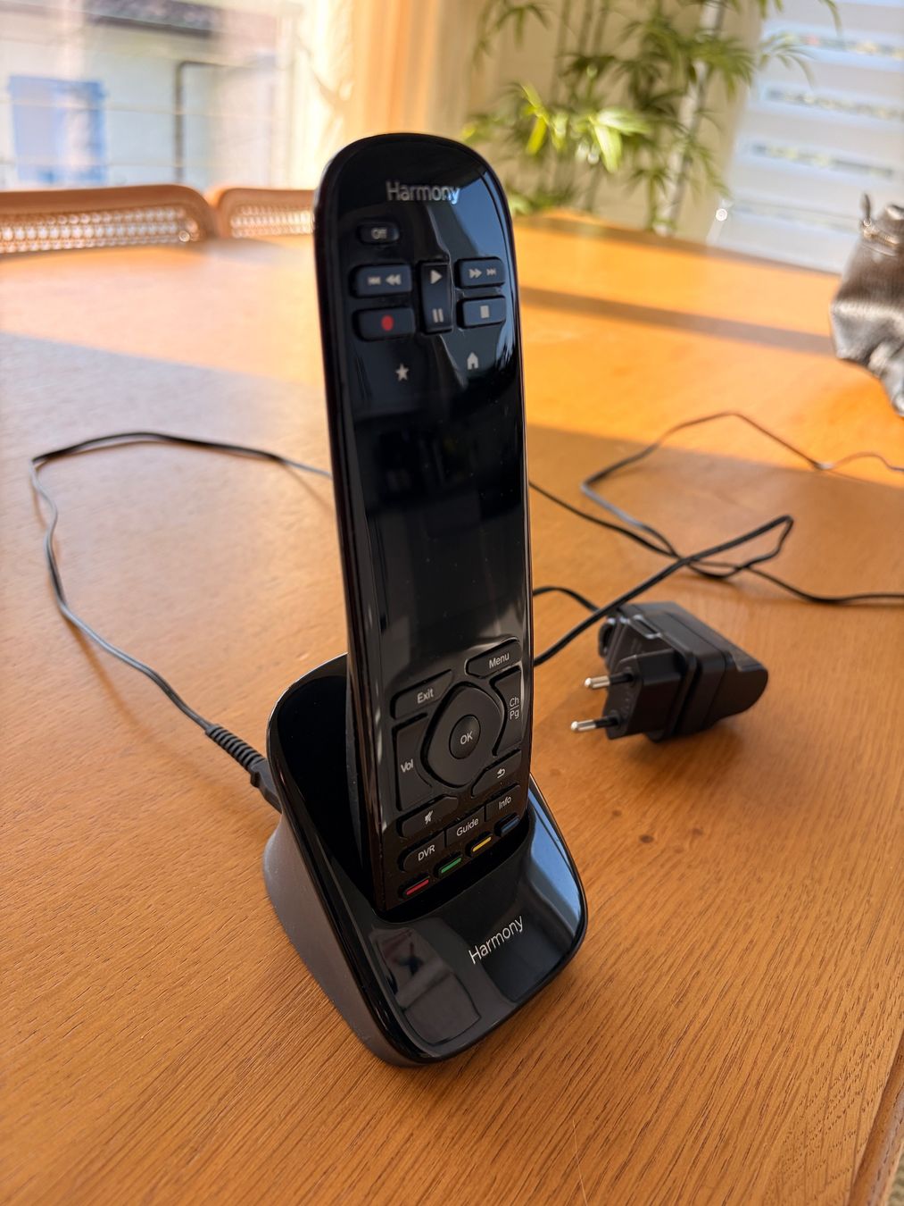 Logitech Telecomandi: Logitech Harmony Touch Universal Fernbedienung – Usato da Binningen venduto da Doomloop 1
