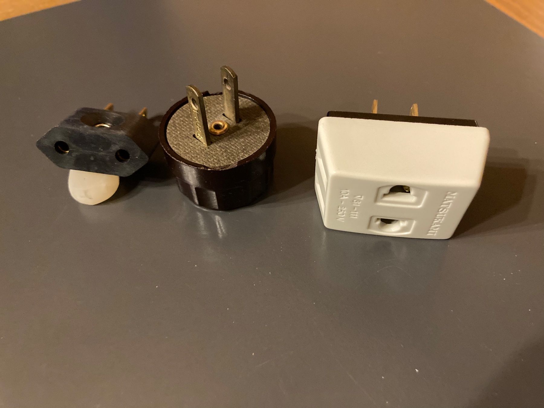 Unità & Adattatore: Reise Strom-Steckeradapter, .... 3 Stück – Usato da Muttenz venduto da Golden_Times 3