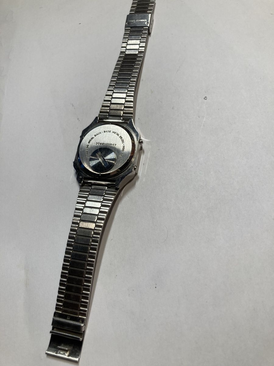 Orologi: Buler Lcd Vintage Uhr 35 mm Breit – Usato da Glattbrugg venduto da vintagemania 5