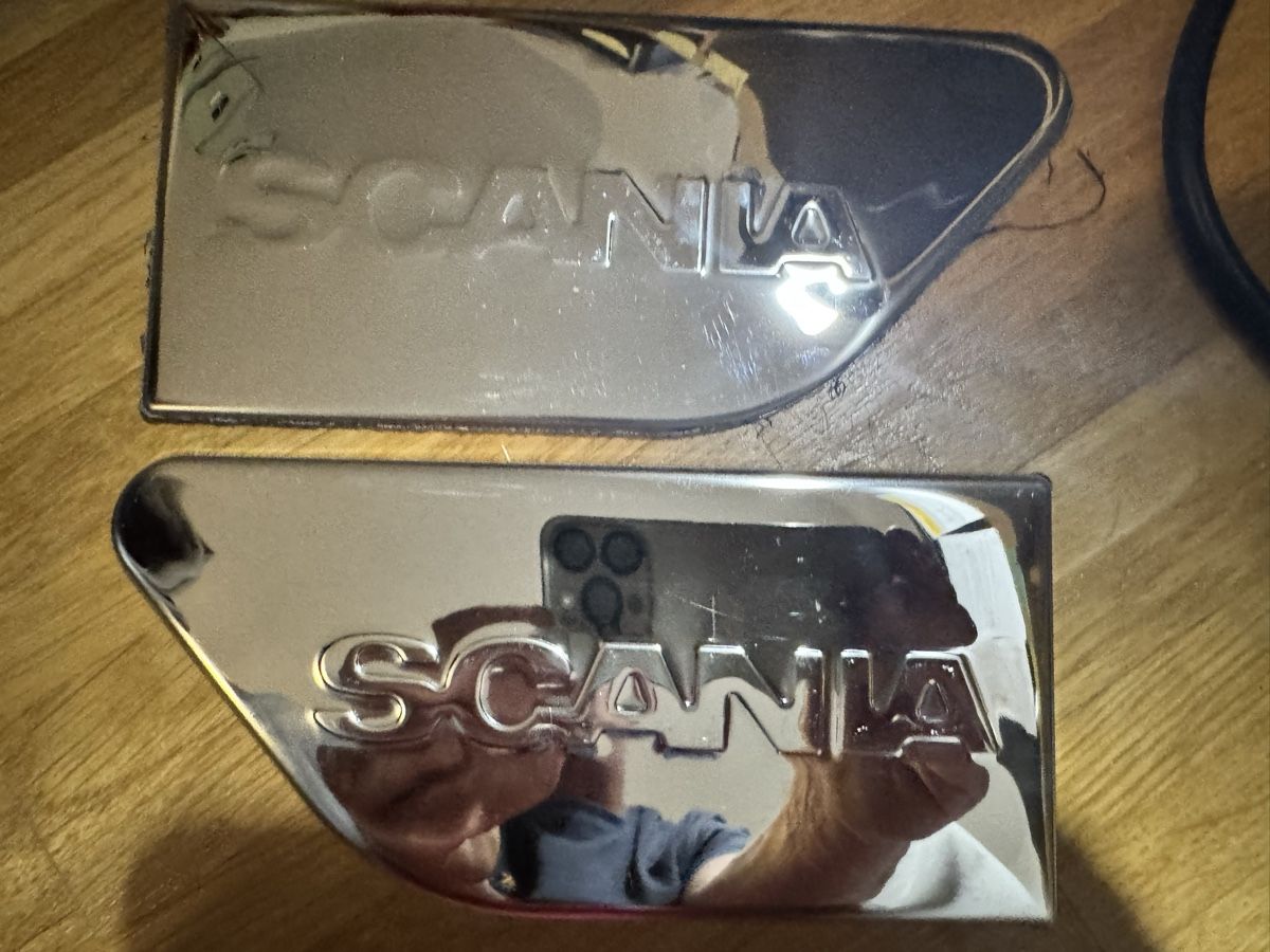 Scania Tutti i ricambio: Seiten Abdeckung Scania R Alt Model – Usato da Dielsdorf venduto da autcars