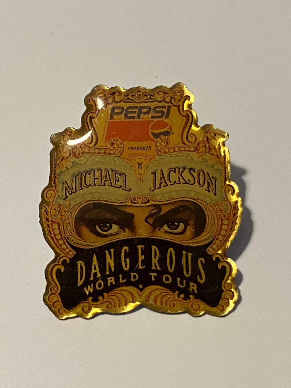 Placchette & Badge: 1 Pin Michael Jackson Dangerous Tour  Pepsi – Usato da Basel venduto da djwwpp