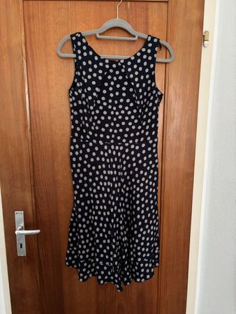 Sommerliches Pünktli-Kleid von Apricot, Grösse M