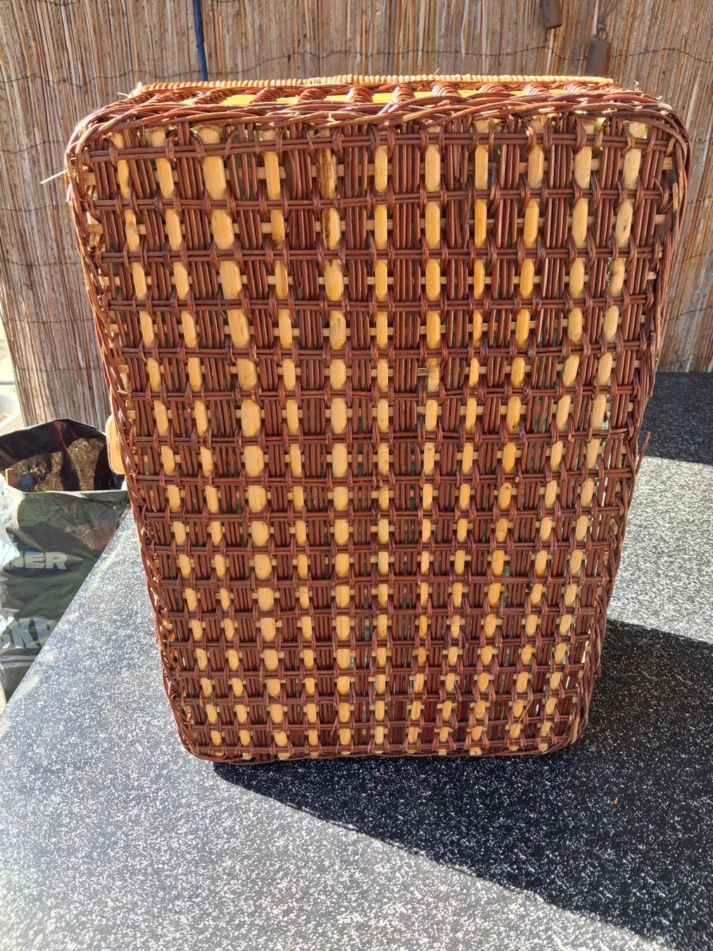 Altro per la casa: Picknickkoffer aus Korbgeflecht gebraucht – Usato da Giswil venduto da VW-GOLF1 3