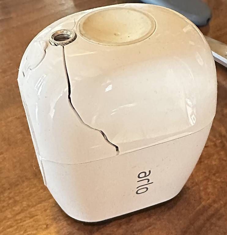 Videocamere: Recherche caméra Arlo 2 ou Arlo pro 2 défectueuse – Usato da Versegères venduto da Rococo2