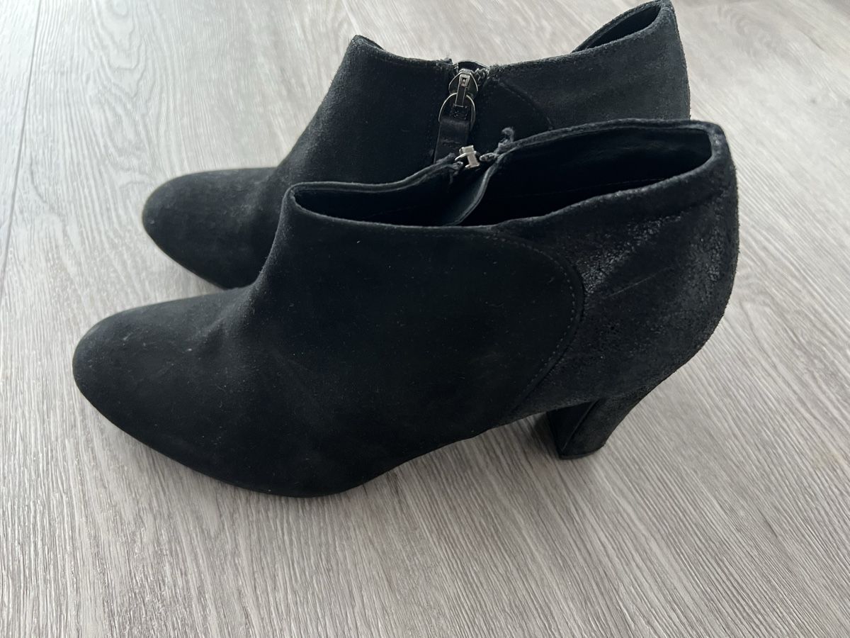 Scarpe da donna: Lot Chaussures - taille 38-39 – Usato da Ste-Croix venduto da Caramel31 5