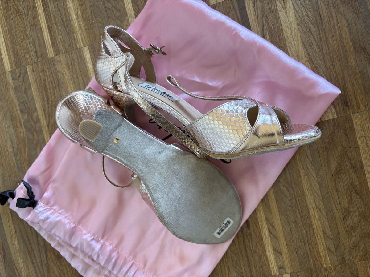 Scarpe da donna: Tanzschuh Lisadore – Nuovo (secondo la descrizione) da Basel venduto da Gumpesel1 1