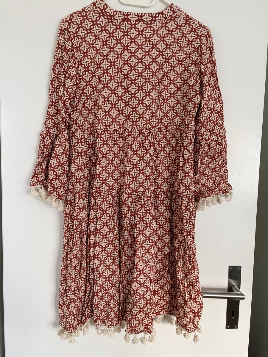 Robes: Gemustertes Kleid mit Zöttelis, Grösse 38 – D'occasion à Zürich par krisiquak12 1