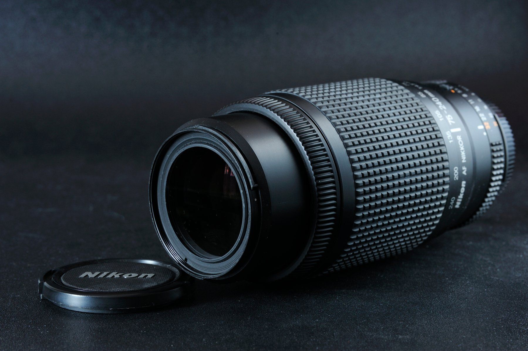 Nikkor Objectifs: Nikon Nikkor 75-240mm – D'occasion à Fleurier par im_ghl