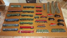 H0 AC, DC Notverkauf 11 Loks, 17, Wagen, 28 Gleise.