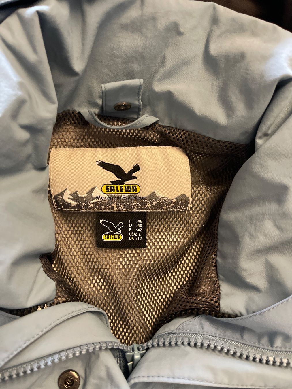 Salewa Jacken: Salewa Damen Jacke, Gr. 40, hellblau – Gebraucht aus Thun von BanjoDan 1