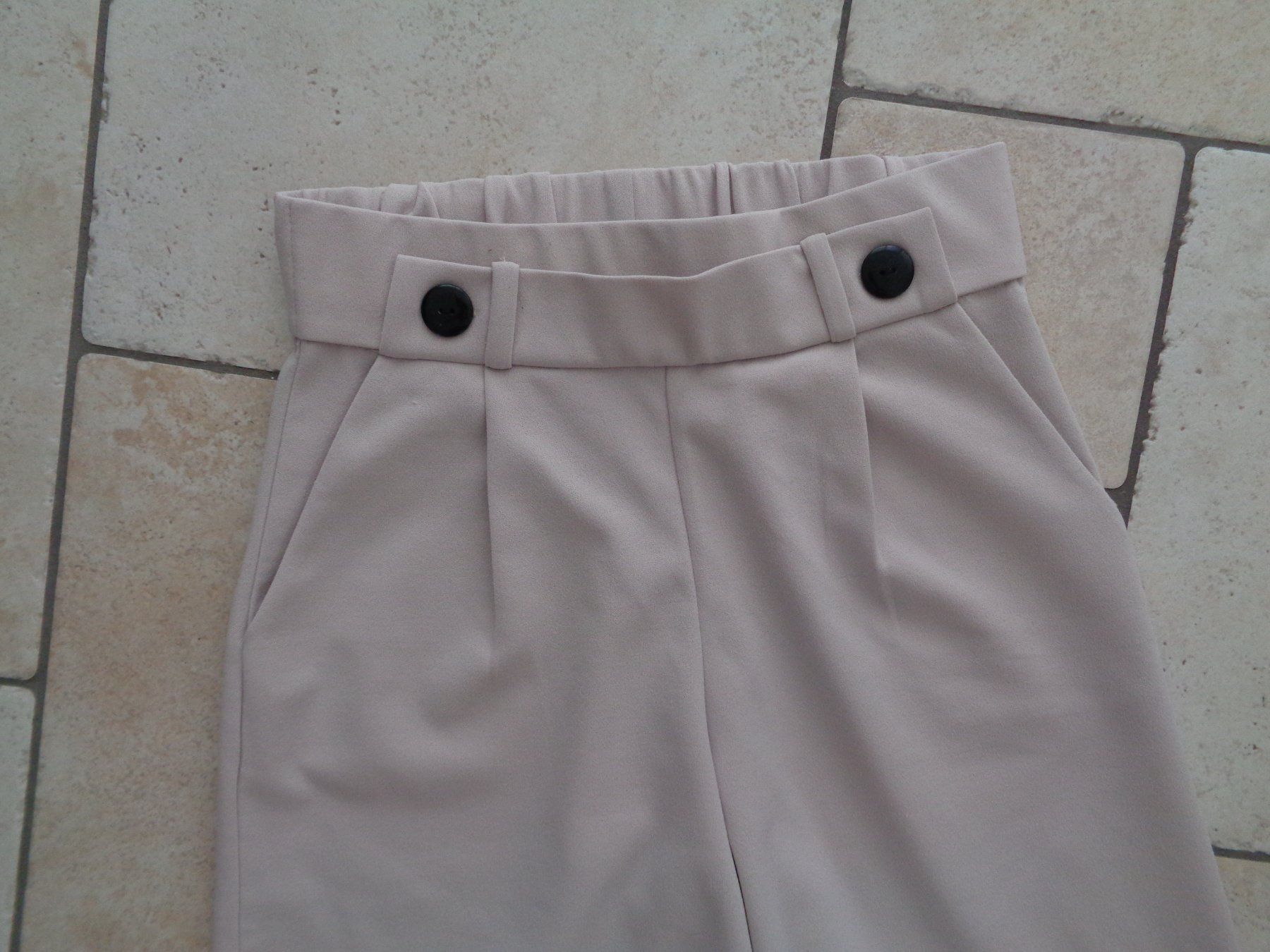 Only Pantaloni: Hose  Only  Grösse S – Usato da Kreuzlingen venduto da Robi-2003 1