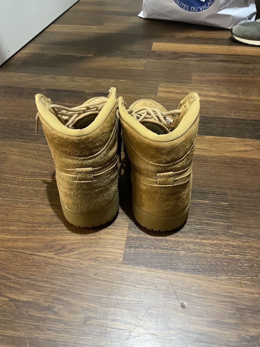 Nike Scarpe da uomo: chaussure nike brune montante  – Usato da Lausanne venduto da ps5_d2pw 2