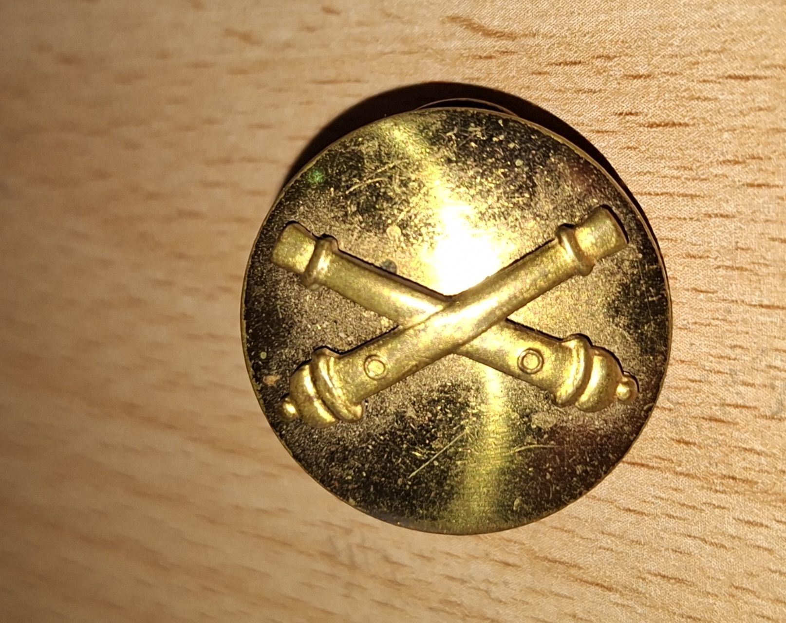 Placchette & Badge: Pin Artillerie – Usato da Bern venduto da chuderluri01