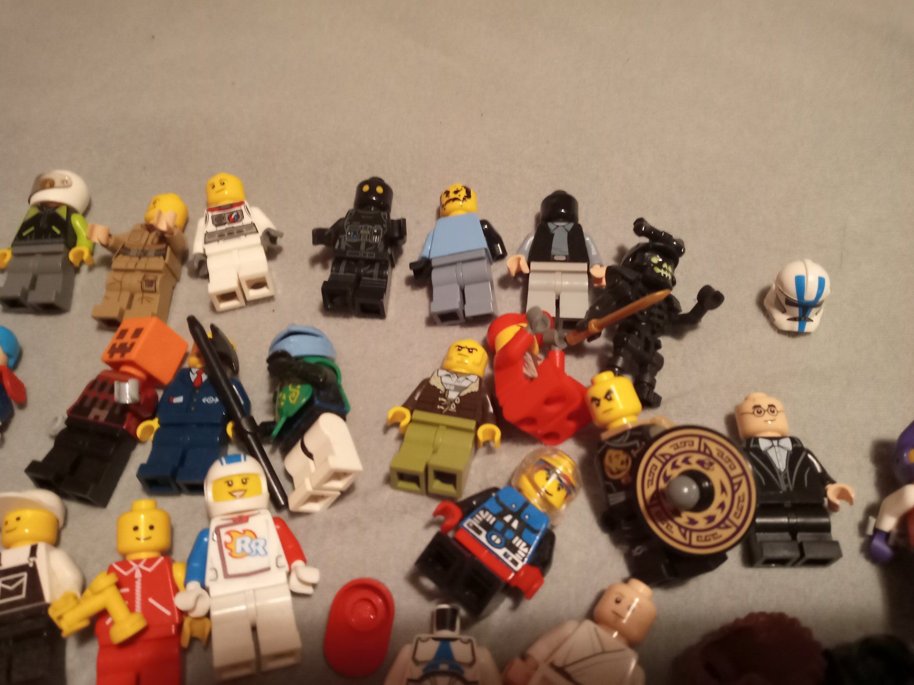 Lego Statuette: Restposten Lego Figuren – Usato da Prez-vers-Siviriez venduto da Monija70 1