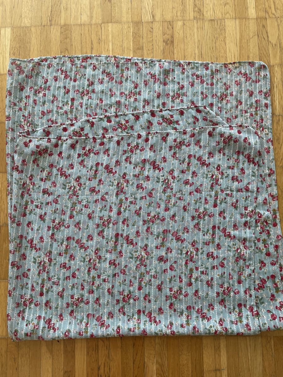 Tessuti: Fabric with roses pattern light blue and red 1X1m – Nuovo (secondo la descrizione) da Neuchatel venduto da shi_9fzw