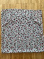 Fabric with roses pattern light blue and red 1X1m