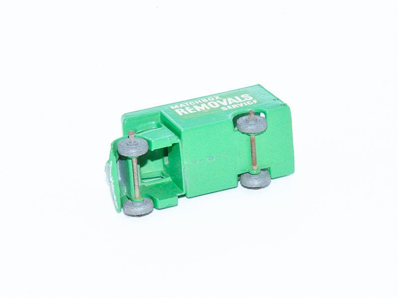 Matchbox Modellini d'auto: Matchbox Lesney BEDFORD REMOVALS VAN No. 17A – Usato da Zufikon venduto da MatchboxCorner 2