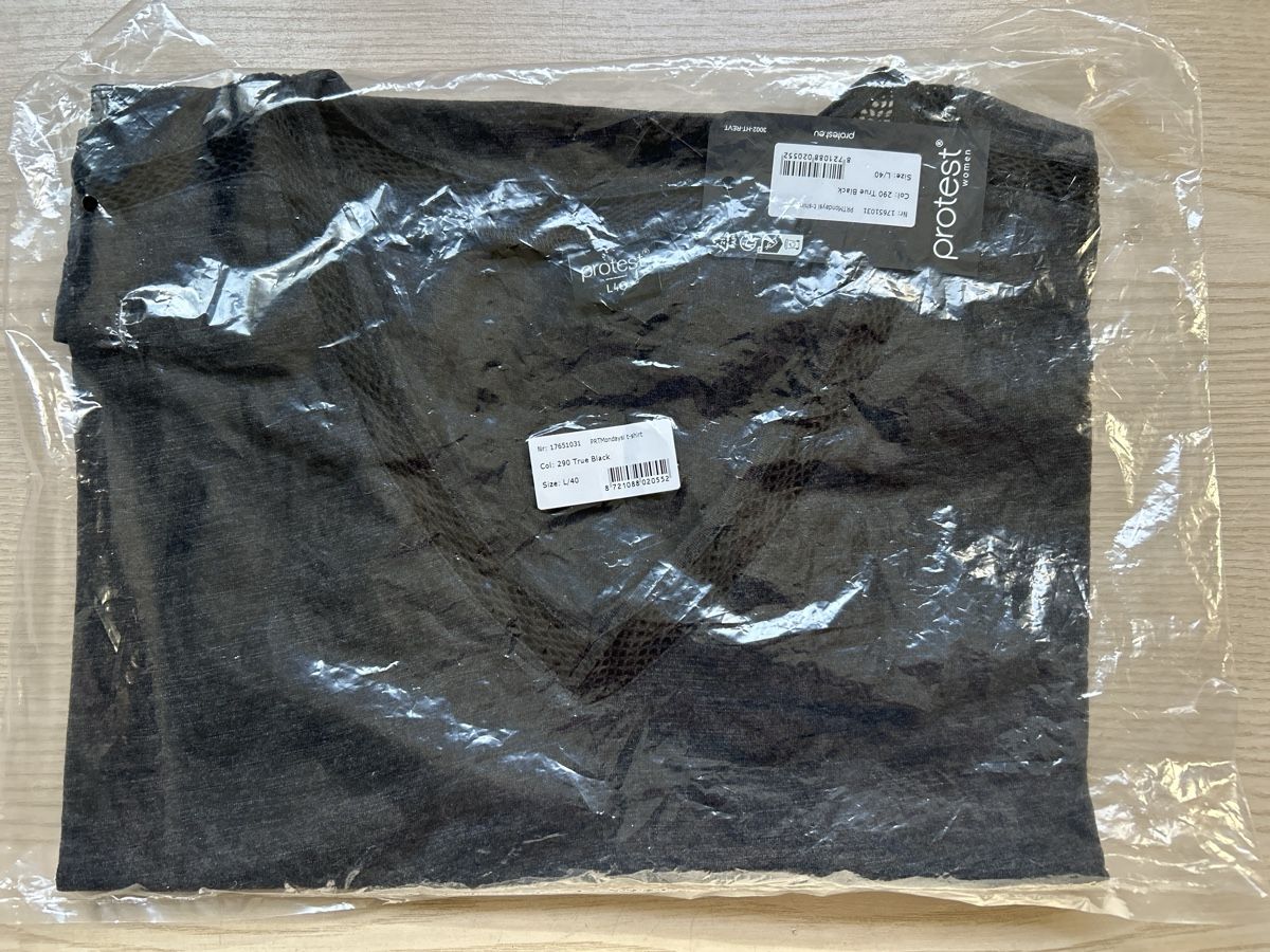 T-shirt: Protest Damen T-Shirt Gr. L NEU – Nuovo e nell'imballaggio originale da Schüpfen venduto da sportlehrer 2