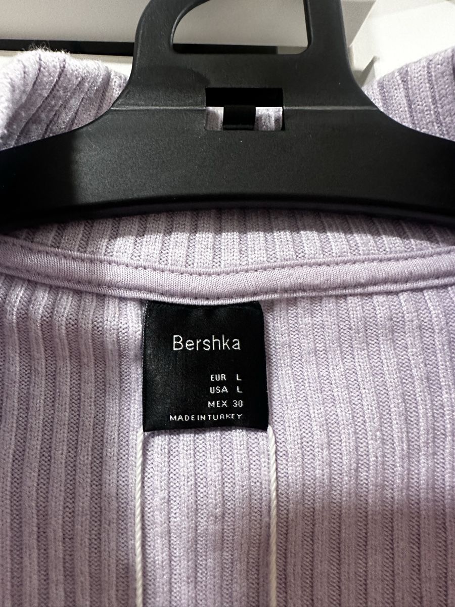 Pulls & Sweat-shirts: Bershka Cropped Pullover Lilac Size L good condition – D'occasion à Renens VD par ana_rc68 1