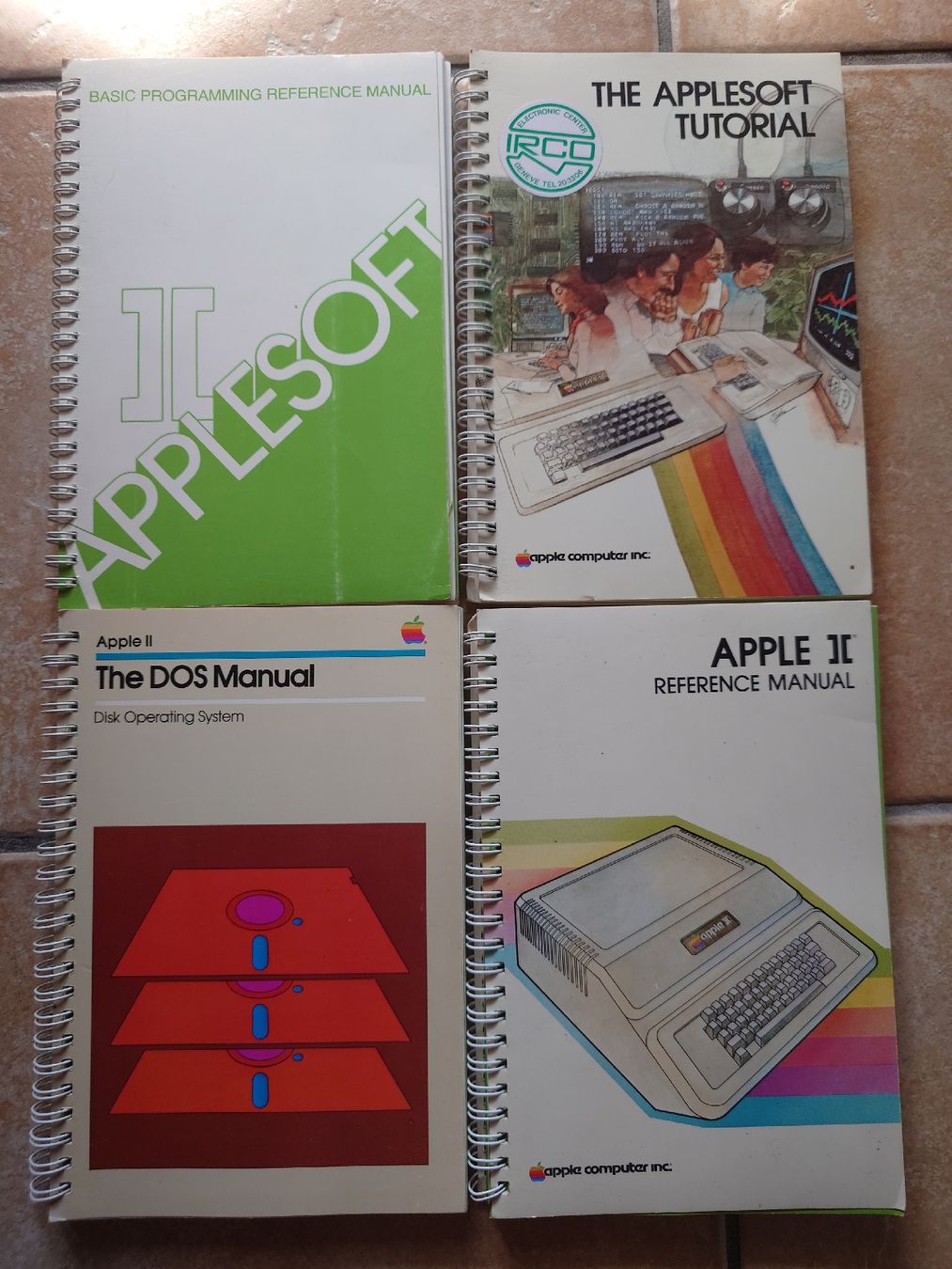 Libri: Manuels Apple II Applesoft BASIC et DOS bon état – Usato da Genève venduto da arnoo