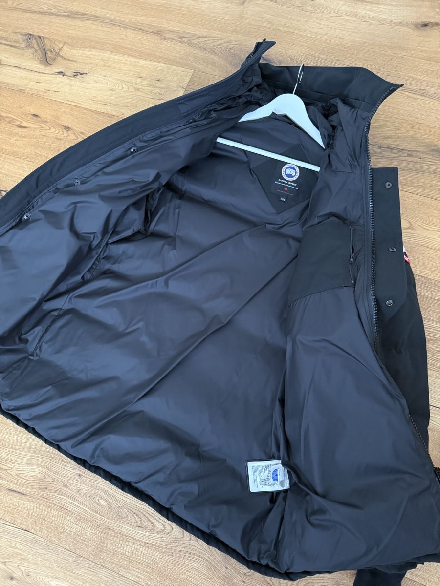 Canada Goose Giacche: Neuwertige Herren Canada Goose Parka – Usato da Neukirch (Egnach) venduto da Drughino 3