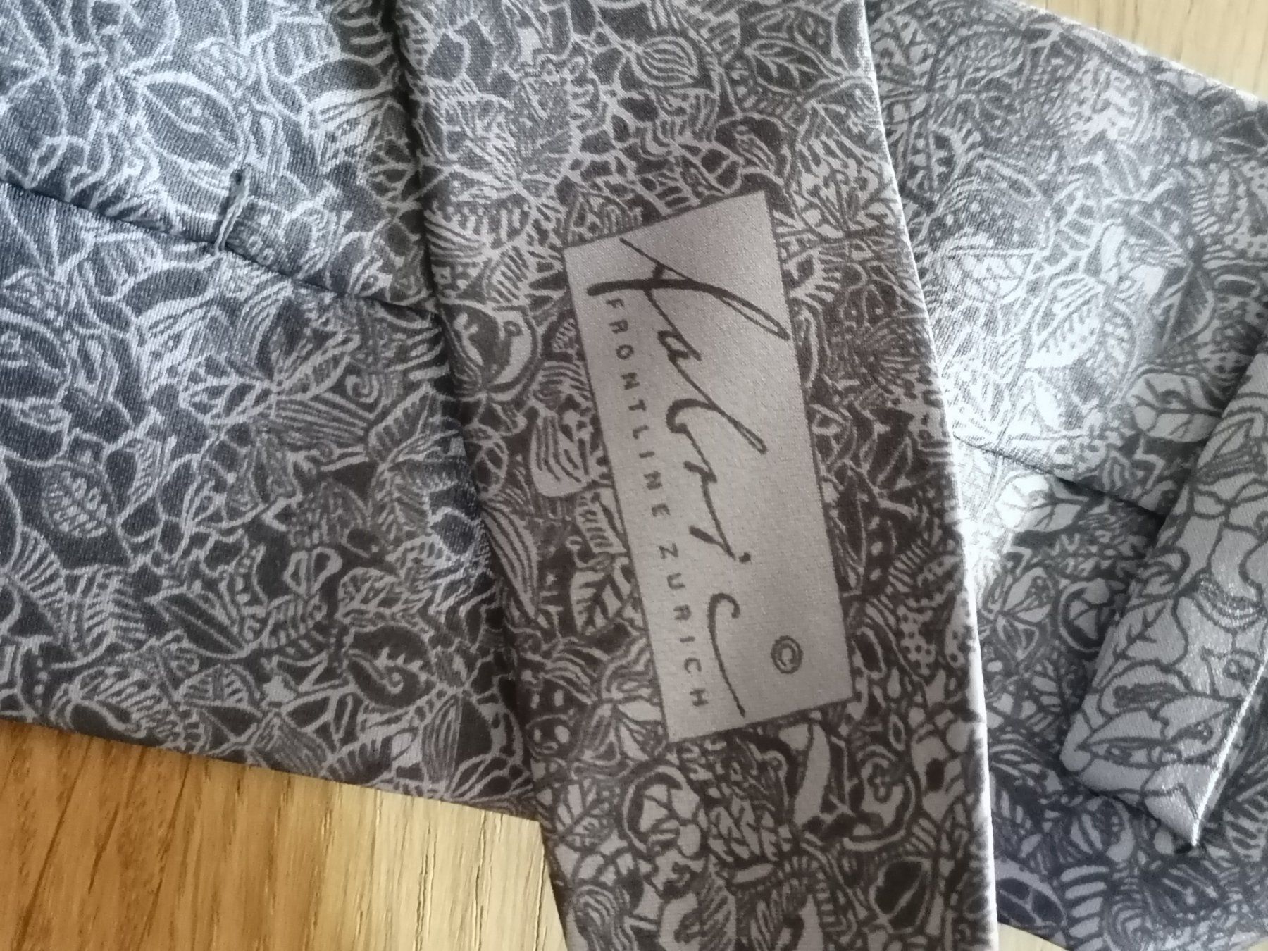 Fabric Frontline Cravatte: Fabric Frontline Zürich Krawatte - Nr. 53 – Usato da Basel venduto da vintagecollector 3