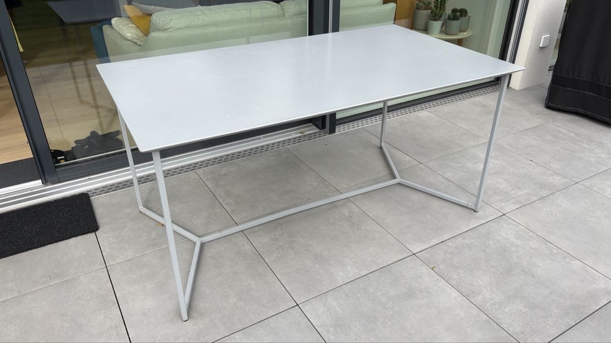 Tische: Table de jardin couleur gris clair - Etat correct – Gebraucht aus Mont-sur-Lausanne von Vinou6021 5