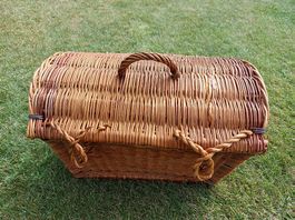 Alter Picknick Korb