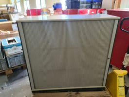 schöner Lateralschrank ohne Schlüssel 119x40cm H: 113cm