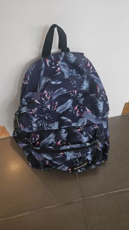 sac eastpak bleu motifs plumes