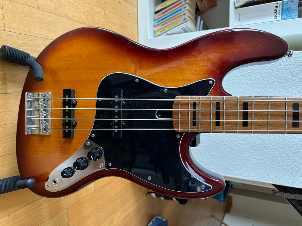 Pickguard Per Fender Basso Pickguard Per Basso Jazz – Piastra Graffio Per Basso J, Adatta A Fender USA E MEX, Plastica Nera Piastra Pickguard J-Bass - Foto 4