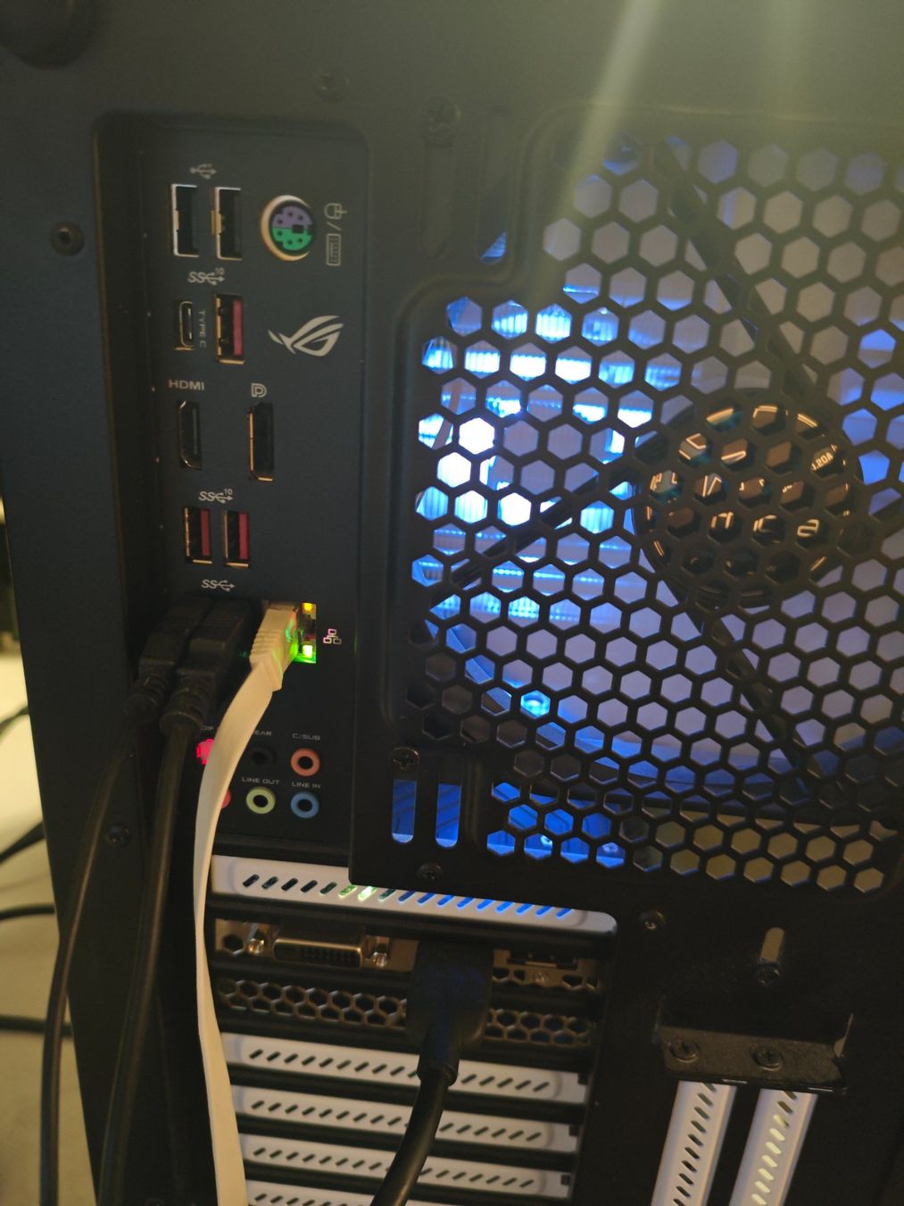 Intel PCs: Intel Core i7-9700K, 32 GB RAM, RTX 2060 – Gebraucht aus Dübendorf von tho_v2cs 4