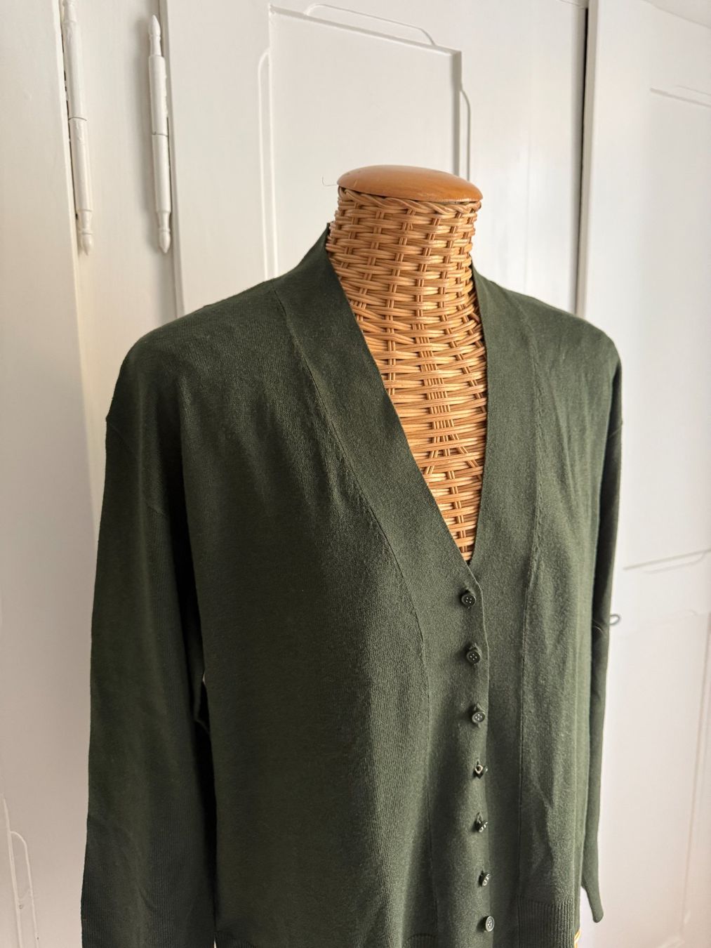Next Vestes: NEXT - Feinstrick Cardigan waldgrün M – D'occasion à Zürich par Diazaio 1