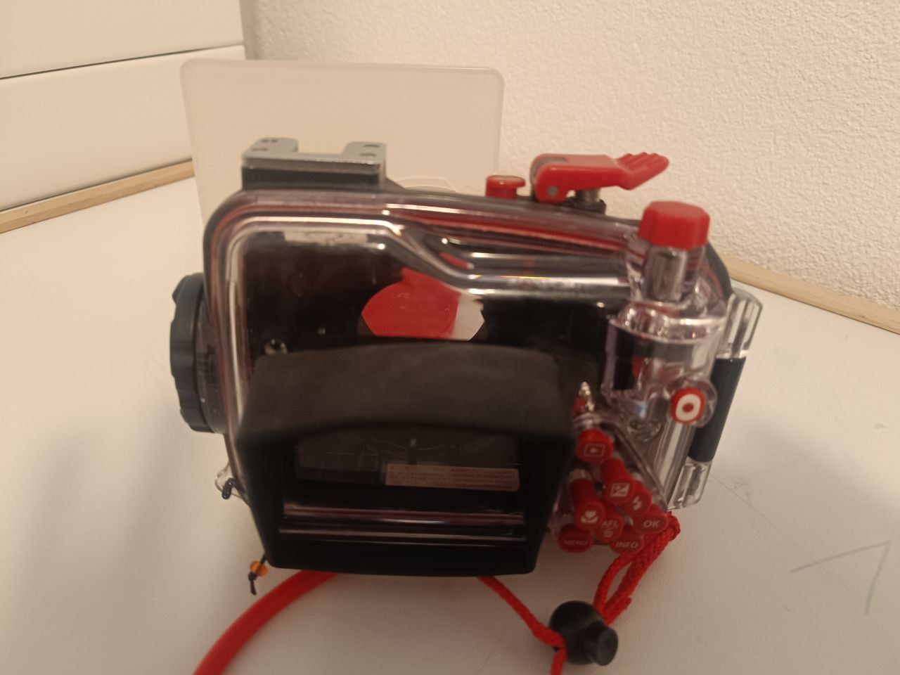 Olympus Lampade & Macchine fotografiche: Custodia Subacquea per Fotocamera – Usato da Origlio venduto da ott_x7z8 2