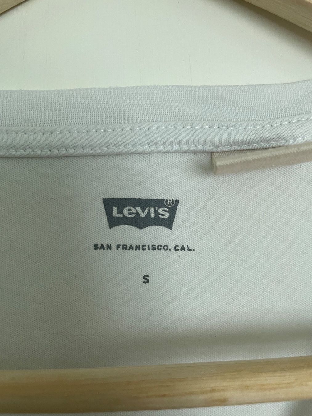Levi's T-Shirts: Levi's T-Shirt (Grösse S) – Gebraucht aus ZUFIKON von SULMI01 2