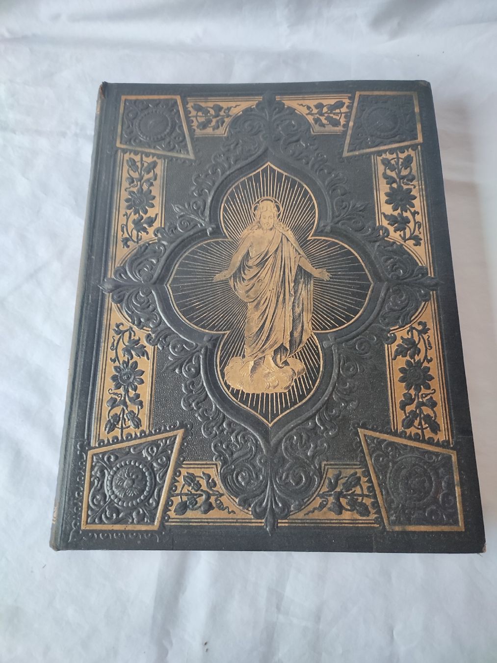 Bücher: Antike Bibel "Das Neue Testament" mit Goldschnitt – Gebraucht aus Schweizersholz von