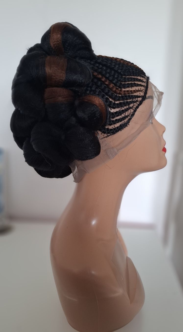 Parrucche: Braided Wig with High Bun | Elegant Style | Handmade – Nuovo (secondo la descrizione) da Lausanne venduto da usa_xd5k 3