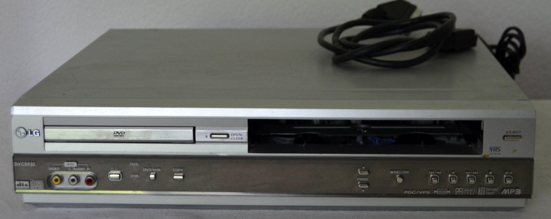 LG Registratori: Combo CD / VHS  LG DVC5930 – Usato da Collonges venduto da arashee