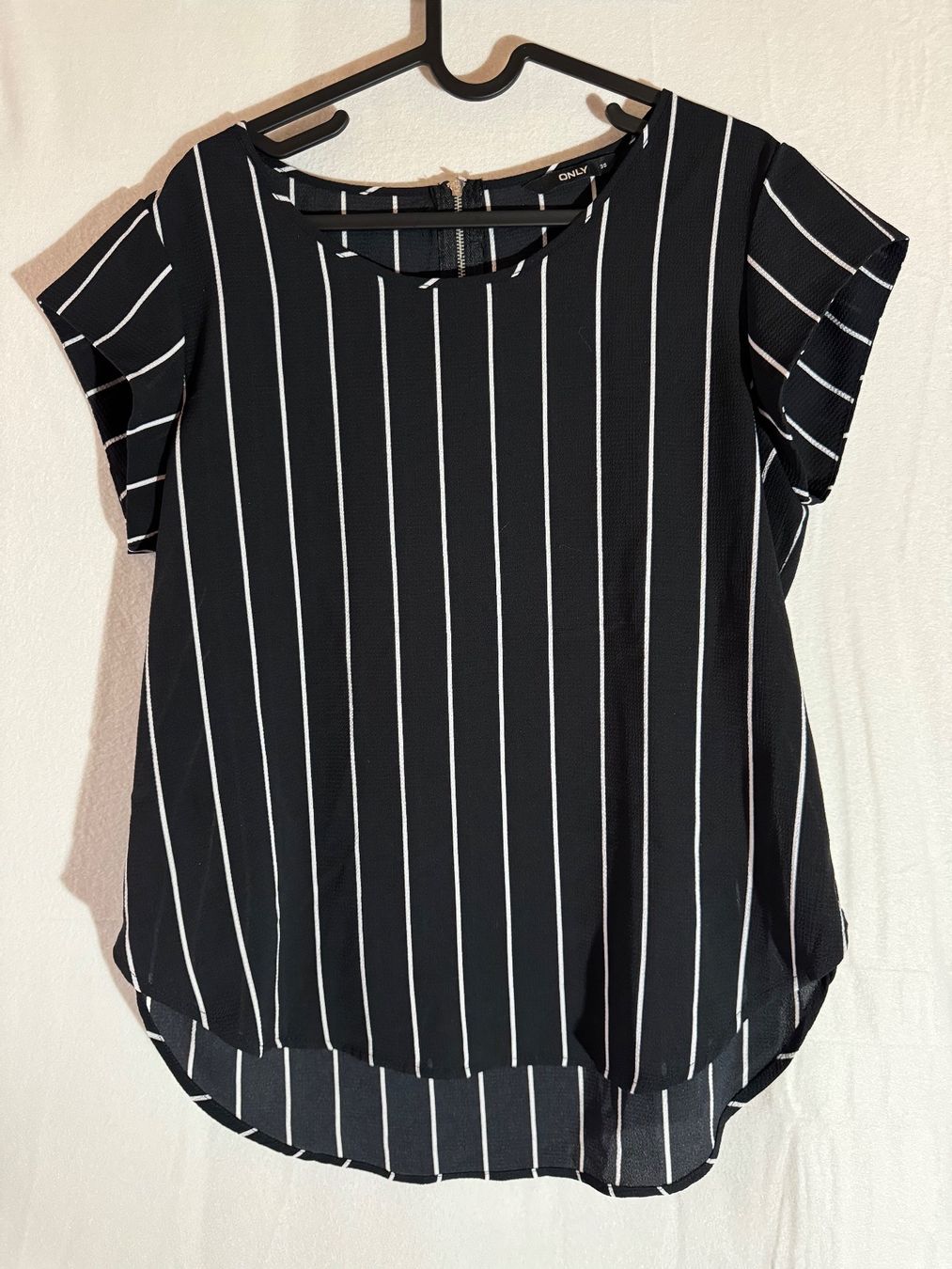 Only Camicette: Gestreifte Bluse von Only Gr. 38 – Usato da Grosswangen venduto da SALE_SALE_SALE