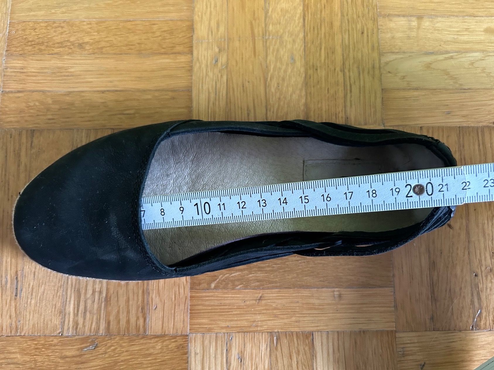 Ugg Chaussures femmes: UGG ballerines gr.35 – D'occasion à Biel/Bienne par Laurencemathys 4