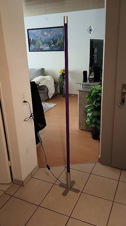 Lampade: Stehleuchte Neon Violett – Nuovo (secondo la descrizione) da Oberburg venduto da Blood-Black-Devil 3
