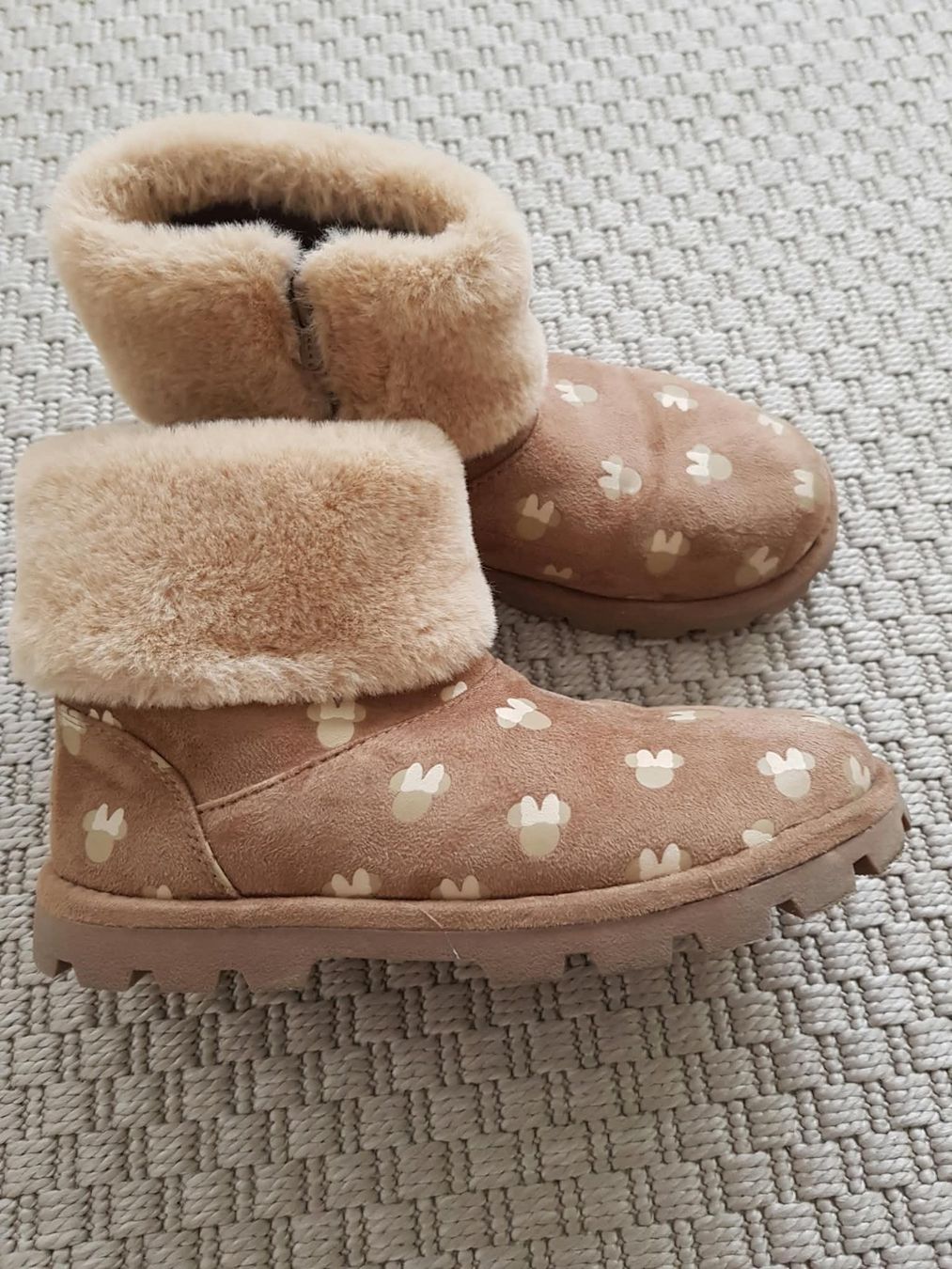 Zara Chaussures filles: Winterstiefel Zara – D'occasion à Münchenstein par mt25
