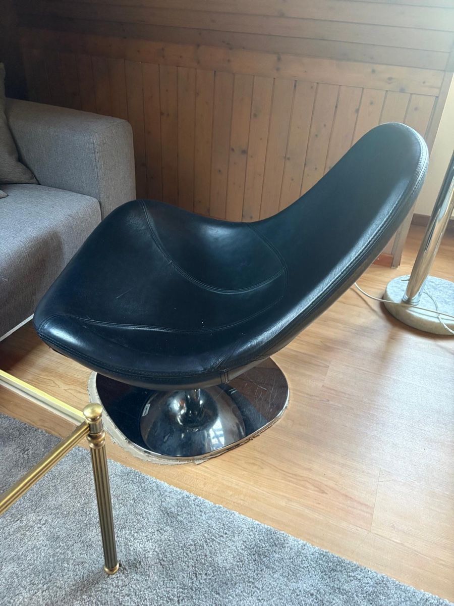 Poltrone: Poltrona girevole nera design base cromata usata – Usato da Winterthur venduto da kat_8tm7