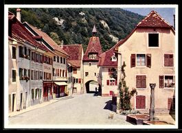 AK St. Ursanne /Bern, Straße mit Tor und Brunnen