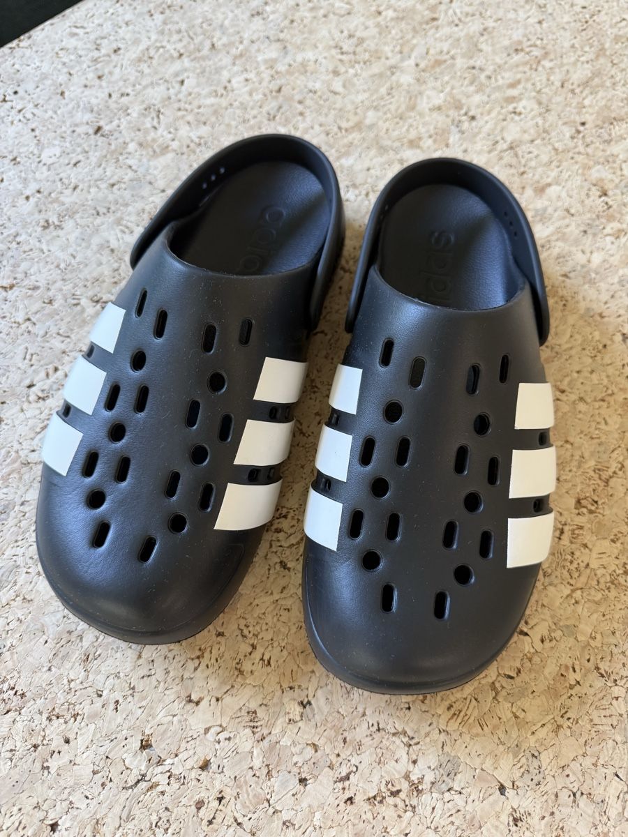 Herrenschuhe: Adidas Clogs Grösse 43 – Gebraucht aus Gerlafingen von Humpty_3